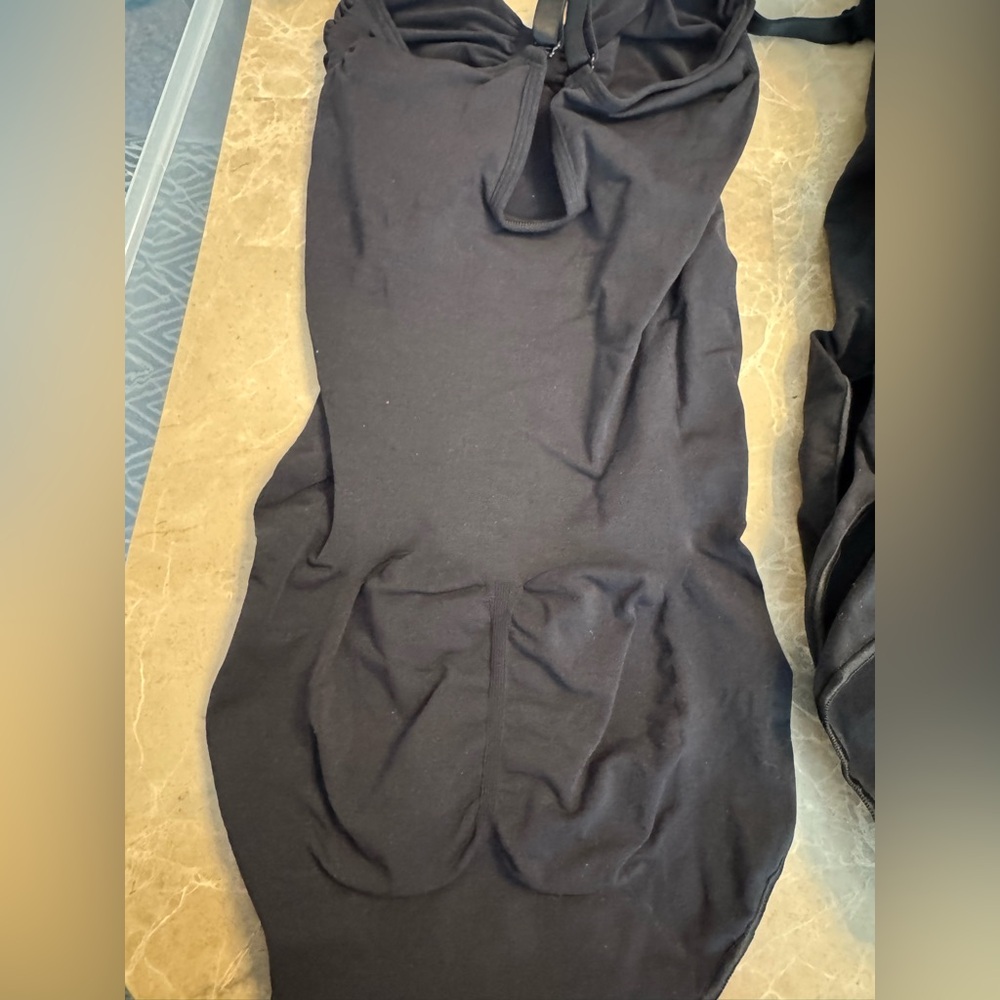 SKIMS SEAMLESS SCULPT BRIEF BODYSUIT - Picture 7 of 16